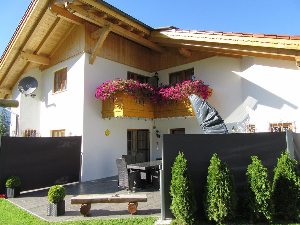 Alpen-Chalet Ehrwald Luaran gambar